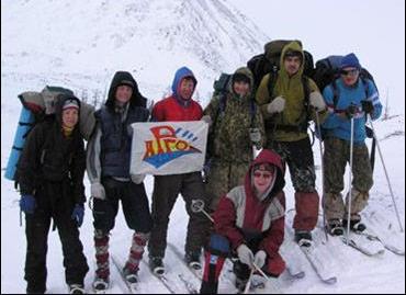 рассказ о лыжном походе III категории сложности, совершенном группой юных туристов «АРГО» с 18 по 31 марта 2005 года
