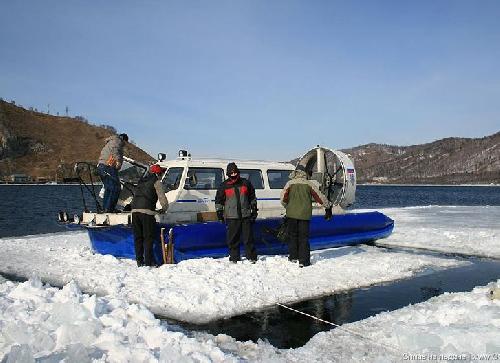 Сплав на льдине по Байкалу