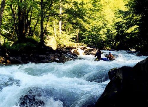 Отчёт о водном туристском походе II с эл. IV категории сложности по реке Мзымта, совершенном с 24 июля - 1 августа 2000 г.