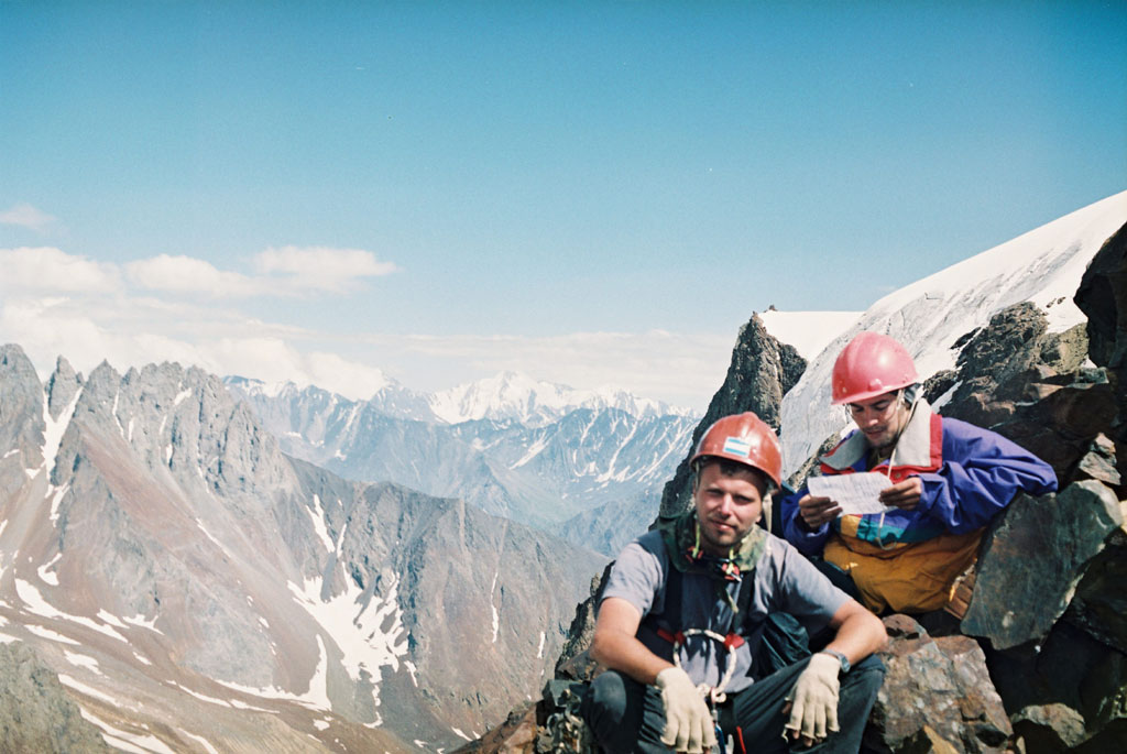 замок фрегат северная осетия. поход на три брата магадан. горнолыжный курорт цей северная осетия. каникулы в осетии. каникулы в осетии.