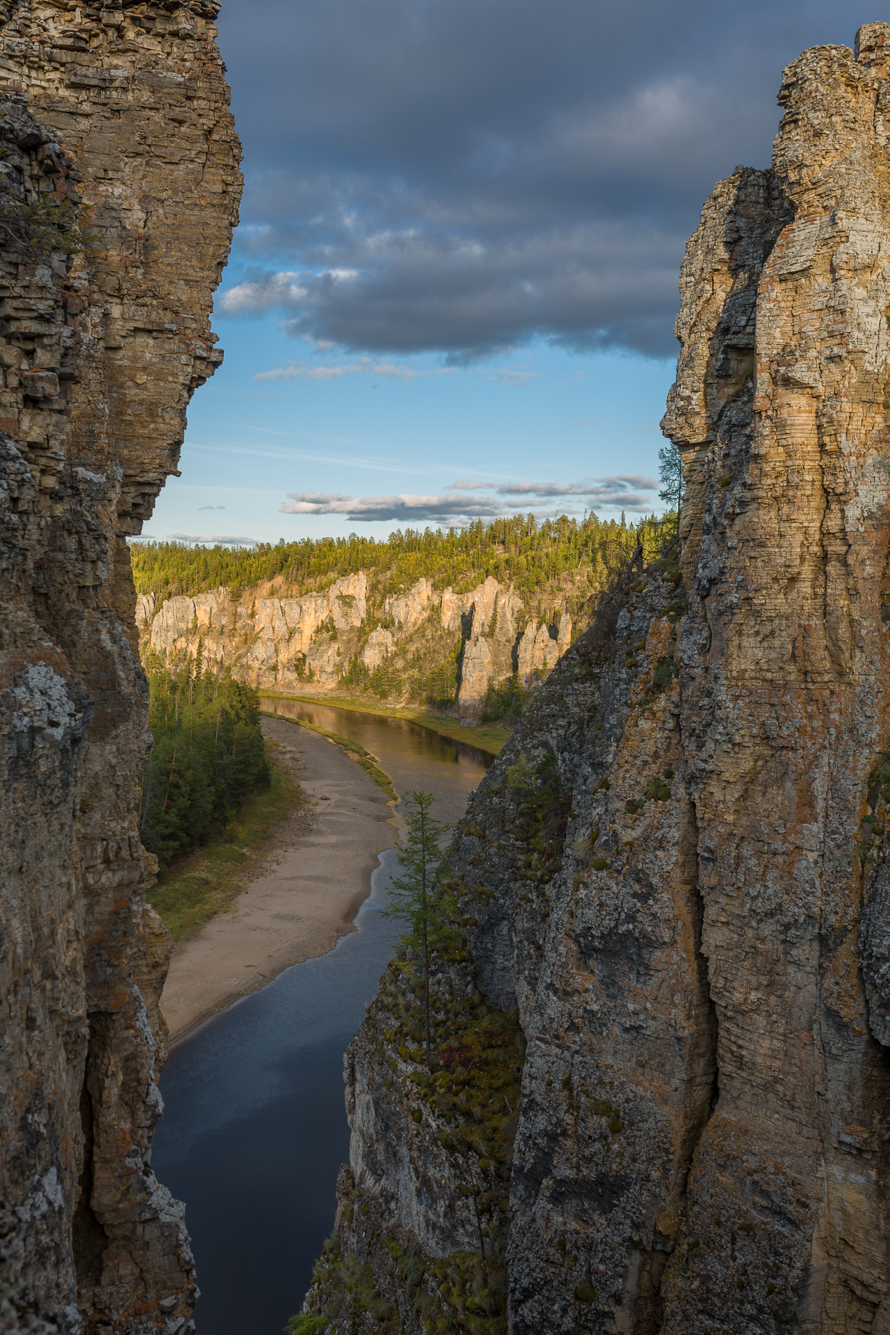 Река синяя Синские столбы